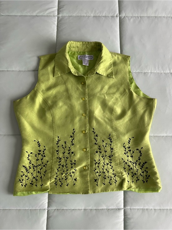 Dress Barn Tops - Y2K Dress Barn Green Silk Sleeveless Blouse